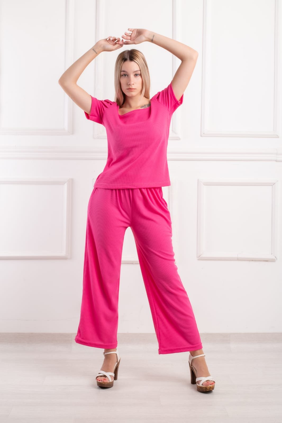 baf5f651-cfc9-4882-b5f2-4e066b69fc37 CURVA PALAZZO TULÚM WAFLE - Imagen 1